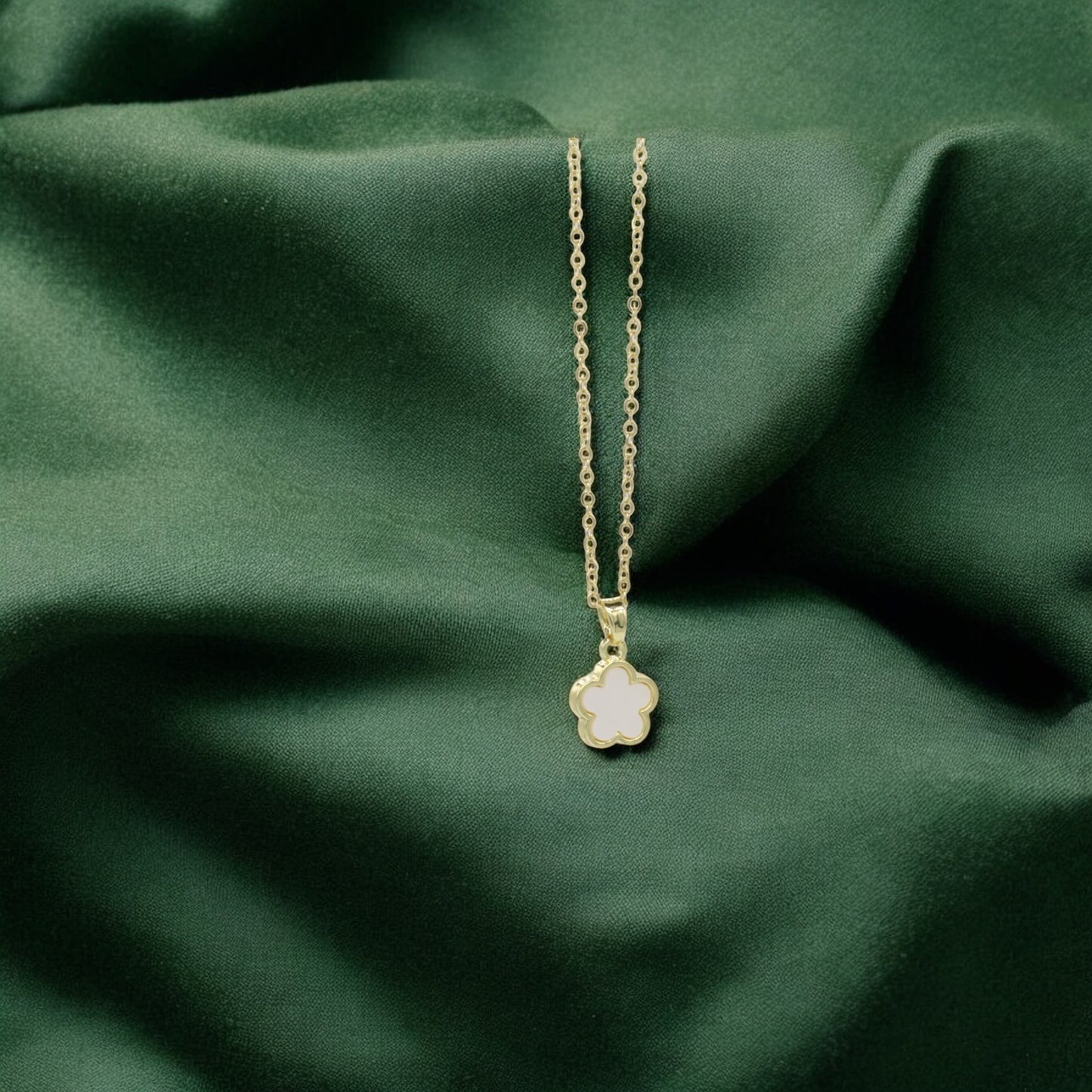 White Clover Kette